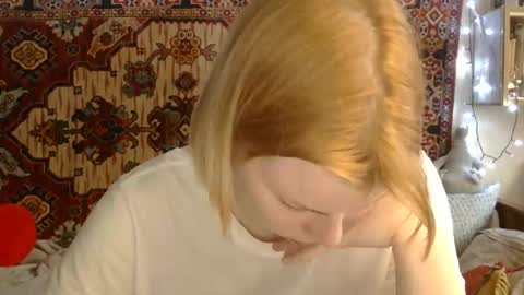 Snapshot of miss_elistia_ chatting on May 2026 11:18:01 AM Elis online show from May 2026 11:18:01 AM