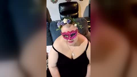Snapshot of miss_ella_rose chatting on June 2026 10:56:02 PM miss_ella_rose online show from June 2026 10:56:02 PM