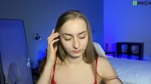 Snapshot of miss_emily19 chatting on April 2026 08:06:01 AM Emily online show from April 2026 08:06:01 AM