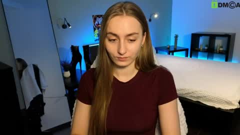 Snapshot of miss_emily19 chatting on April 2026 01:58:02 AM Emily online show from April 2026 01:58:02 AM