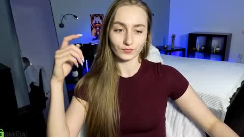 Snapshot of miss_emily19 chatting on May 2026 07:59:02 AM Emily online show from May 2026 07:59:02 AM