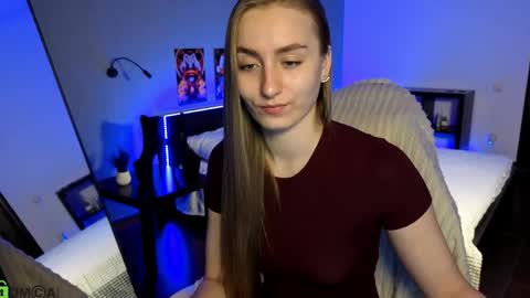 Snapshot of miss_emily19 chatting on May 2026 08:10:01 AM Emily online show from May 2026 08:10:01 AM