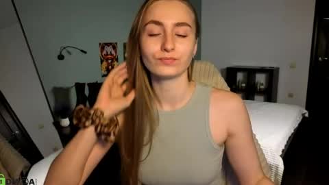 Snapshot of miss_emily19 chatting on May 2026 08:00:01 AM Emily online show from May 2026 08:00:01 AM