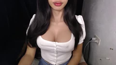 Lyn online show from April 2026 12:39:01 PM