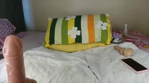 Snapshot of miss_kiiki chatting on April 2026 08:42:01 AM miss_kiiki online show from April 2026 08:42:01 AM