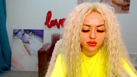 miss_kiten online show from February 2025 10:43:02 PM