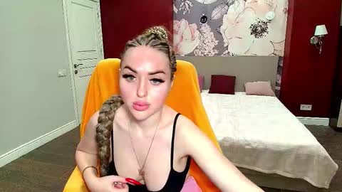 miss_kiten online show from September 2025 08:45:02 PM