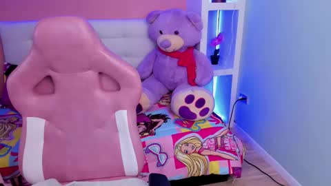 Miss Lucyla online show from March 2026 07:20:01 PM