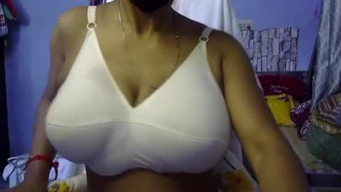 Snapshot of miss_mahi69 chatting on July 2026 04:26:01 AM Mahi online show from July 2026 04:26:01 AM