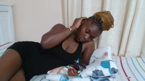 Snapshot of miss_monroee chatting on April 2026 07:11:01 AM monroe online show from April 2026 07:11:01 AM