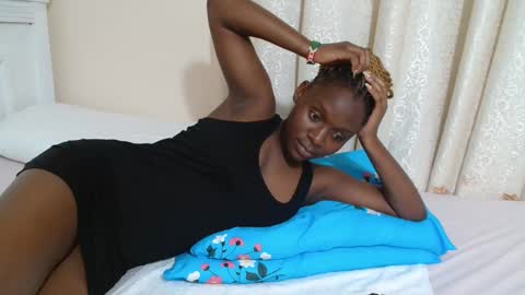 Snapshot of miss_monroee chatting on April 2026 06:55:01 PM monroe online show from April 2026 06:55:01 PM