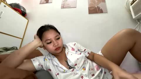 Snapshot of miss_peachyxxx chatting on May 2026 07:03:01 AM Lyn online show from May 2026 07:03:01 AM