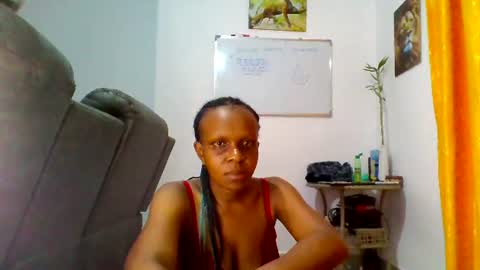 Snapshot of miss_reina21 chatting on July 2026 01:23:02 AM Reina online show from July 2026 01:23:02 AM