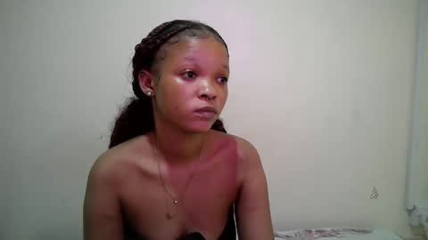 Snapshot of miss_rihanna2 chatting on April 2026 03:42:01 PM miss_rihanna2 online show from April 2026 03:42:01 PM