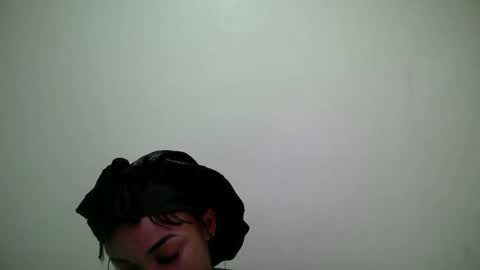 Snapshot of miss_rihanna2 chatting on May 2026 05:04:01 AM miss_rihanna2 online show from May 2026 05:04:01 AM
