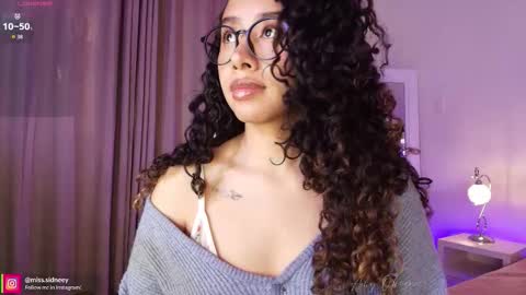 Amy Olivera online show from November 2025 12:49:02 PM