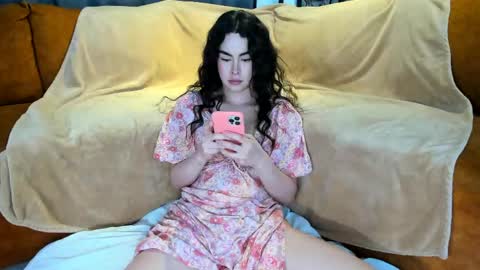 Zoee     online show from May 2026 04:04:02 PM