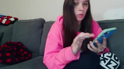 Bella online show from October 2025 01:45:02 PM