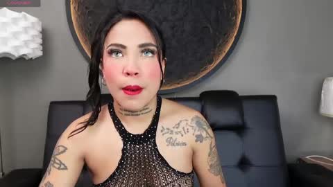 Snapshot of miss_vaiolette chatting on May 2026 11:04:02 AM Vaiolette online show from May 2026 11:04:02 AM