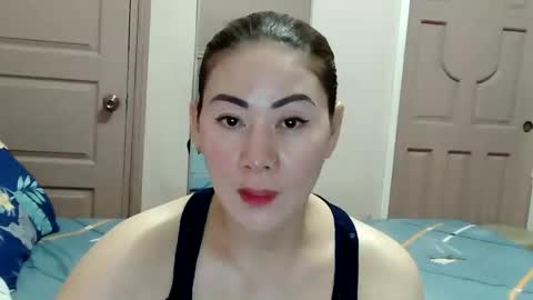 Snapshot of miss_zephyr chatting on February 2026 11:31:01 AM HOT MOMMY ZEPHYR online show from February 2026 11:31:01 AM