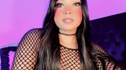 miss_zz online show from November 2025 08:10:01 PM