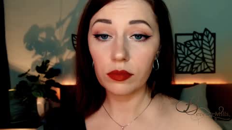 Snapshot of missbeverlymills chatting on December 2024 09:43:02 AM The divine Beverly online show from December 2024 09:43:02 AM