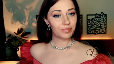 Snapshot of missbeverlymills chatting on December 2024 05:20:02 PM The divine Beverly online show from December 2024 05:20:02 PM