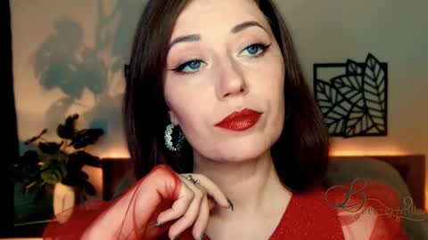 Snapshot of missbeverlymills chatting on December 2024 02:41:02 PM The divine Beverly online show from December 2024 02:41:02 PM