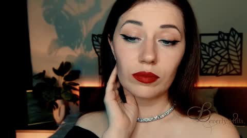 Snapshot of missbeverlymills chatting on December 2024 06:42:02 PM The divine Beverly online show from December 2024 06:42:02 PM