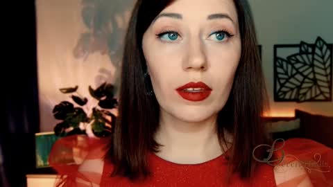 Snapshot of missbeverlymills chatting on December 2024 09:20:02 PM The divine Beverly online show from December 2024 09:20:02 PM