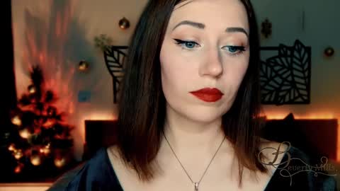 Snapshot of missbeverlymills chatting on December 2024 06:23:02 PM The divine Beverly online show from December 2024 06:23:02 PM