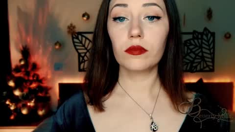 Snapshot of missbeverlymills chatting on December 2024 09:28:01 PM The divine Beverly online show from December 2024 09:28:01 PM
