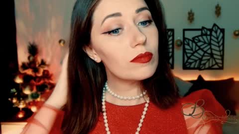 Snapshot of missbeverlymills chatting on December 2024 05:53:02 PM The divine Beverly online show from December 2024 05:53:02 PM