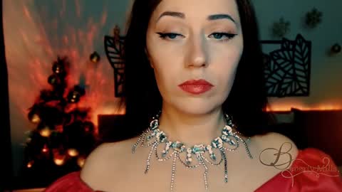 Snapshot of missbeverlymills chatting on December 2024 06:16:02 PM The divine Beverly online show from December 2024 06:16:02 PM