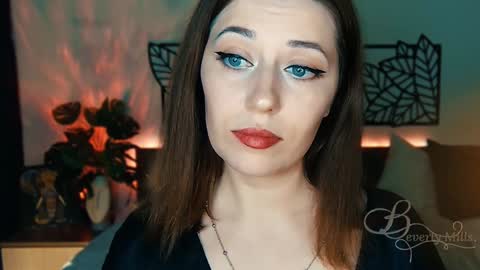 Snapshot of missbeverlymills chatting on January 2025 07:38:01 PM The divine Beverly online show from January 2025 07:38:01 PM
