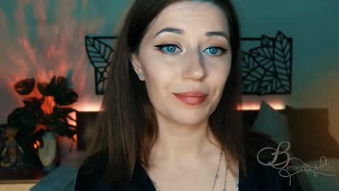 Snapshot of missbeverlymills chatting on January 2025 10:45:01 PM The divine Beverly online show from January 2025 10:45:01 PM