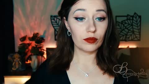 Snapshot of missbeverlymills chatting on February 2025 07:34:01 PM The divine Beverly online show from February 2025 07:34:01 PM