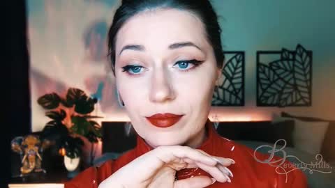 Snapshot of missbeverlymills chatting on February 2025 07:28:02 PM The divine Beverly online show from February 2025 07:28:02 PM