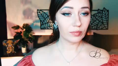 Snapshot of missbeverlymills chatting on February 2025 09:17:02 AM The divine Beverly online show from February 2025 09:17:02 AM