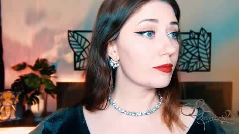 Snapshot of missbeverlymills chatting on February 2025 03:30:02 PM The divine Beverly online show from February 2025 03:30:02 PM
