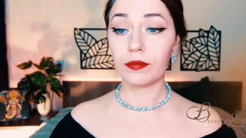 Snapshot of missbeverlymills chatting on February 2025 06:07:01 AM The divine Beverly online show from February 2025 06:07:01 AM