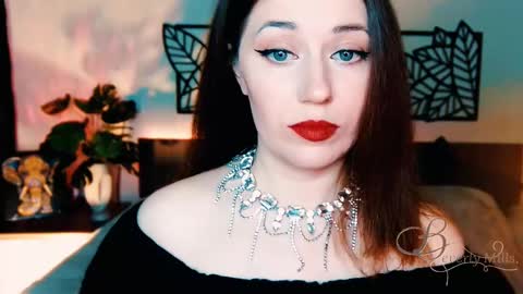 Snapshot of missbeverlymills chatting on March 2025 10:55:02 AM The divine Beverly online show from March 2025 10:55:02 AM