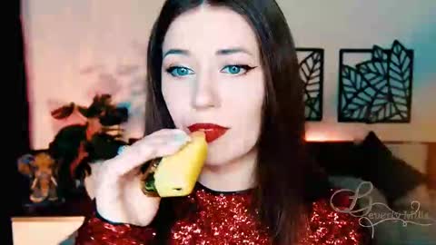 Snapshot of missbeverlymills chatting on March 2025 08:38:01 AM The divine Beverly online show from March 2025 08:38:01 AM