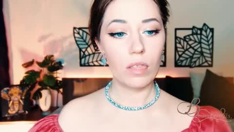 Snapshot of missbeverlymills chatting on March 2025 09:16:01 AM The divine Beverly online show from March 2025 09:16:01 AM