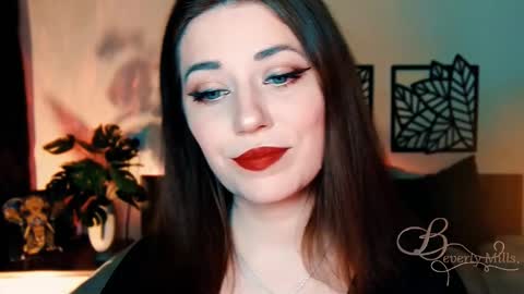Snapshot of missbeverlymills chatting on March 2025 02:40:01 PM The divine Beverly online show from March 2025 02:40:01 PM