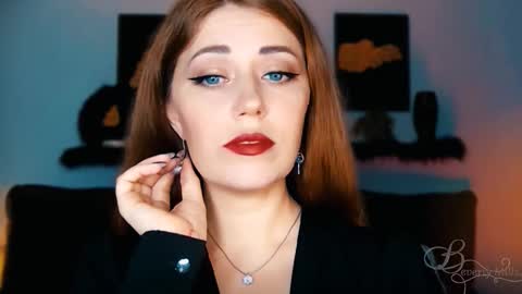 Snapshot of missbeverlymills chatting on September 2025 07:14:02 PM The divine Beverly online show from September 2025 07:14:02 PM