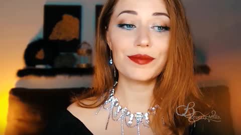 Snapshot of missbeverlymills chatting on September 2025 01:00:01 AM The divine Beverly online show from September 2025 01:00:01 AM