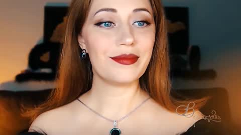 Snapshot of missbeverlymills chatting on October 2025 05:05:02 AM The divine Beverly online show from October 2025 05:05:02 AM