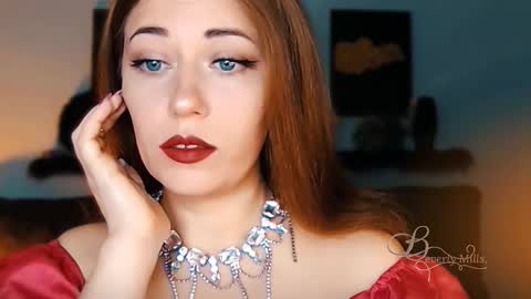 Snapshot of missbeverlymills chatting on October 2025 02:44:01 AM The divine Beverly online show from October 2025 02:44:01 AM