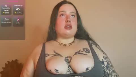 Snapshot of missbika chatting on November 2025 01:06:01 AM Miss Bika online show from November 2025 01:06:01 AM